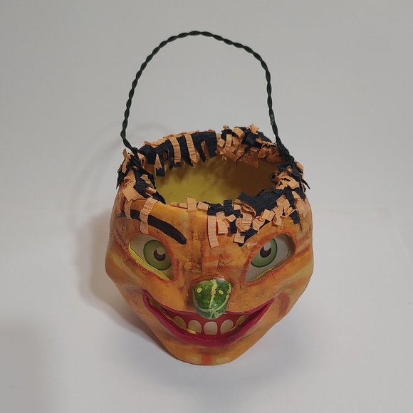Halloween - Big Grin Bucket - Jorge De Rojas  - Halloween Vintage Style - Picture 1 of 3